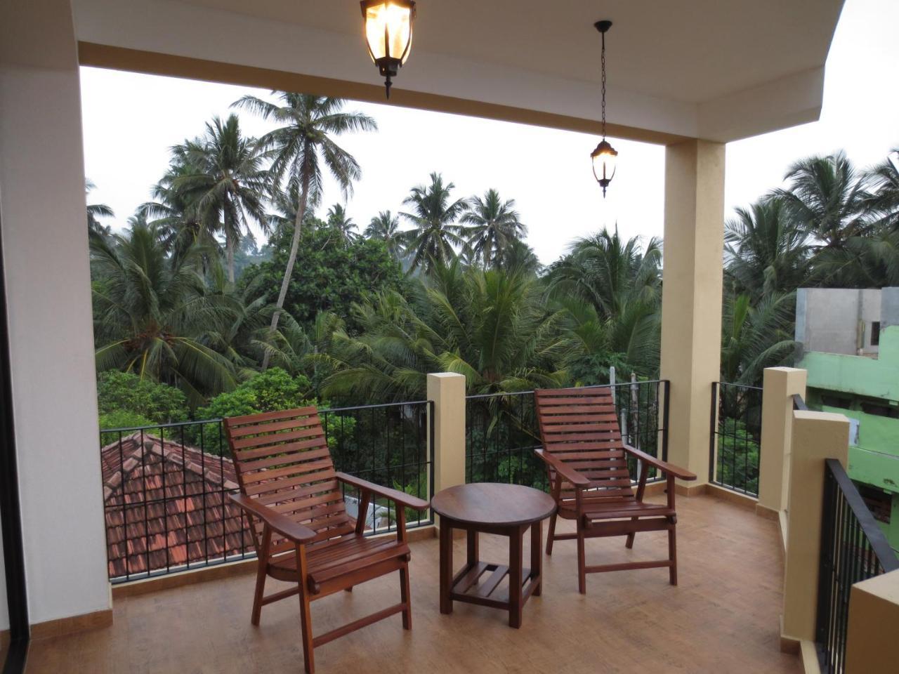 Chaaya Inn Hotel Хиккадува Экстерьер фото