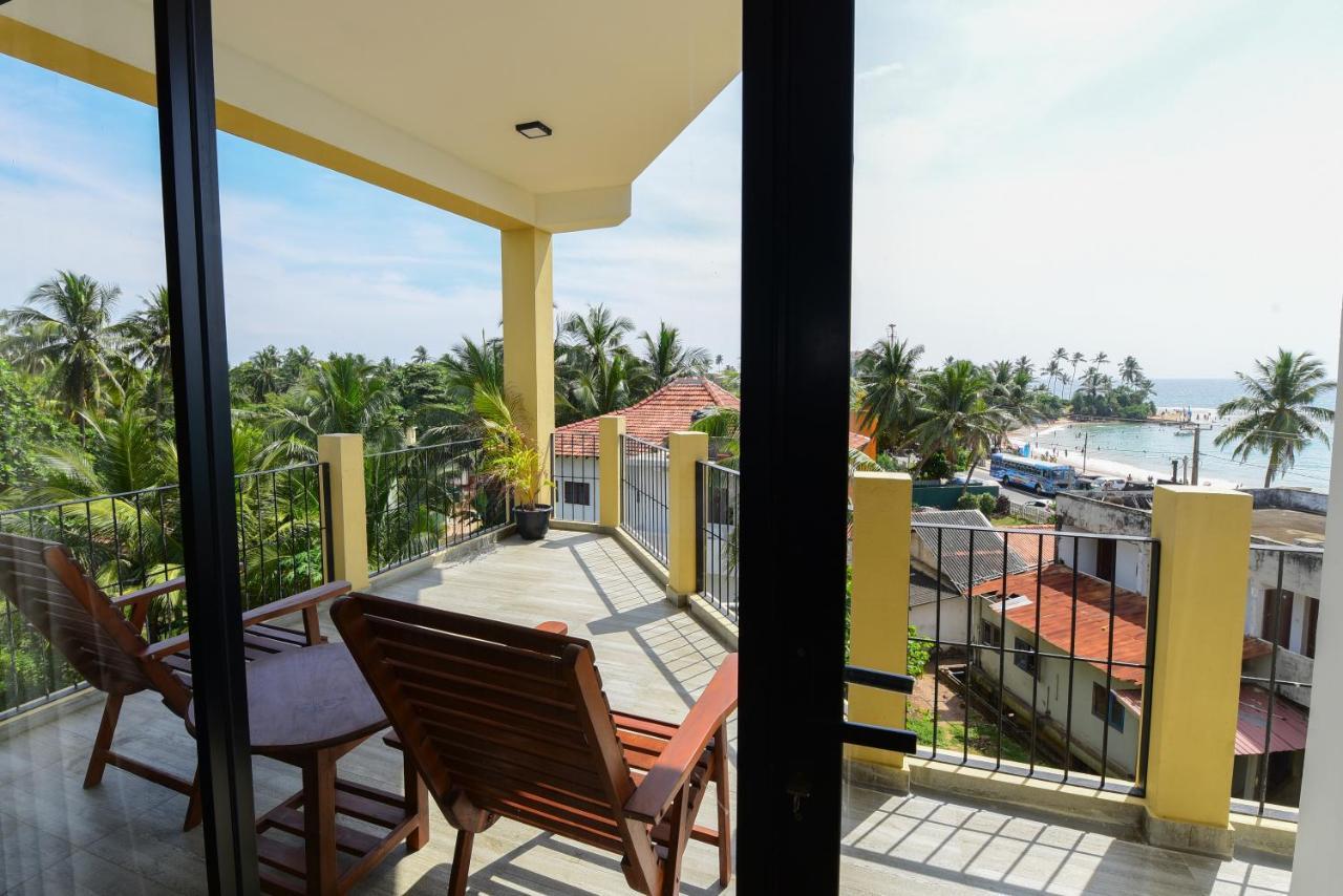 Chaaya Inn Hotel Хиккадува Экстерьер фото