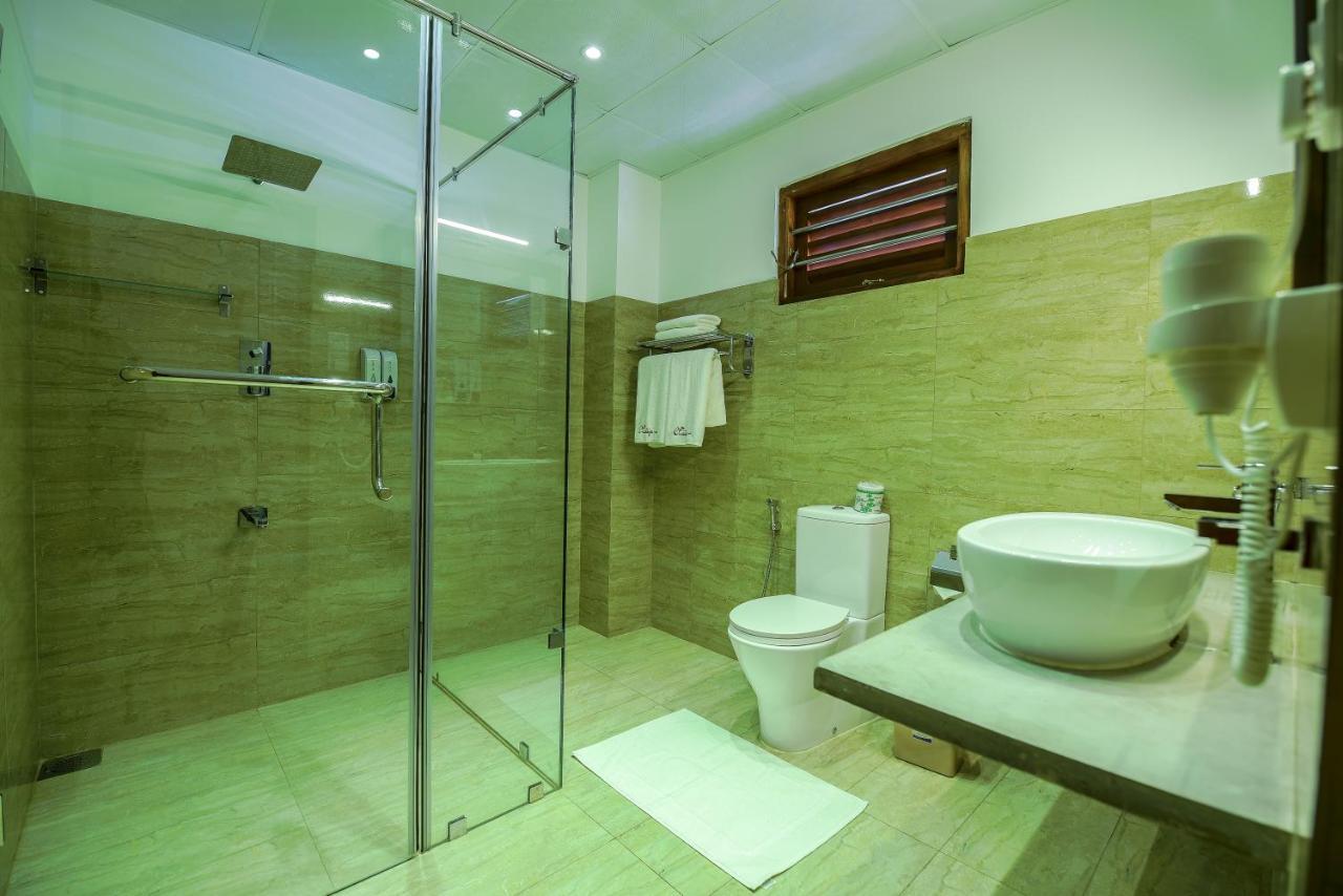 Chaaya Inn Hotel Хиккадува Экстерьер фото