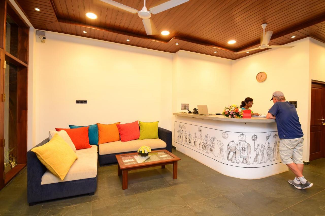 Chaaya Inn Hotel Хиккадува Экстерьер фото